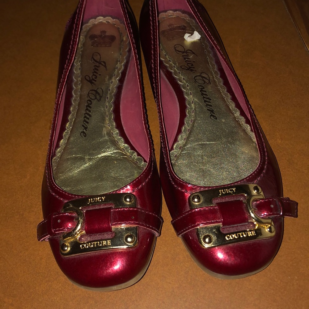 Juicy Couture Women’s Buckle Flats